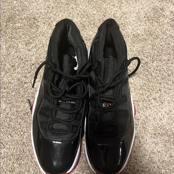 Jordan 11 Bred - Picture 1 of 4